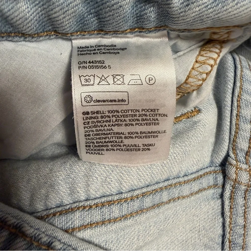 H&M Light Blue Denim Skirt with Scalloped‎ Edge